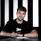 Simon Seidl bei Vertragsunterzeichnung beim SK Sturm Graz